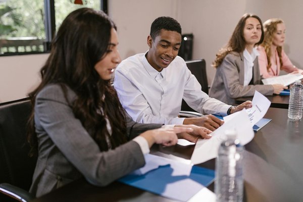 What are the best practices for UK businesses to implement sustainable practices?